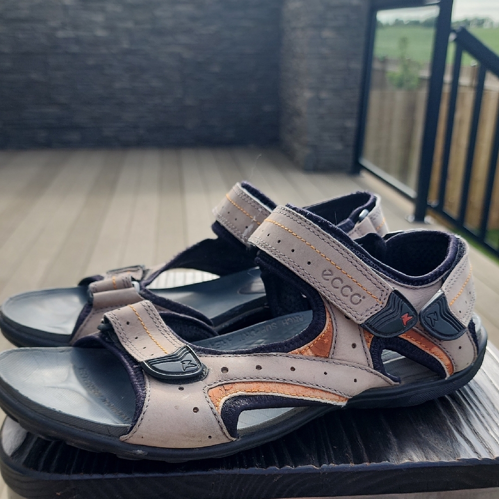(43) Ecco Multi-Tone Outdoor Sandals Gorpcore Adventure Outdoors Comfy Hiking